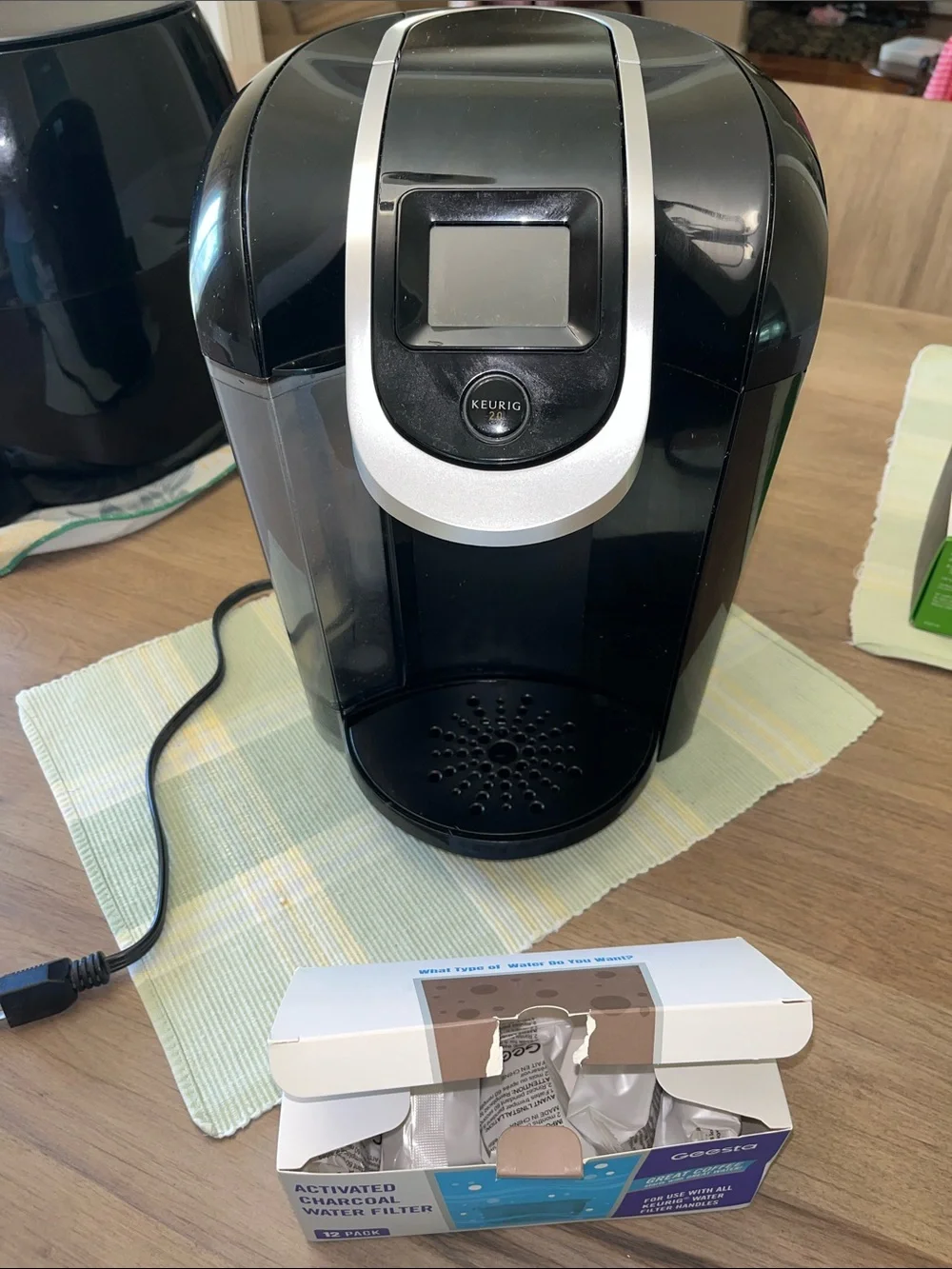 Keurig Black and Silver Single-Serve Pod Coffee Brewer & water filters(5)